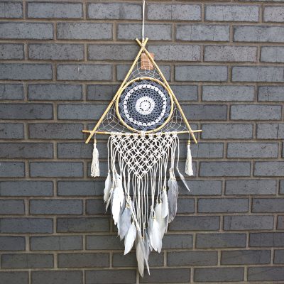 Atrapasueños – Macramé Piramide Blanco / Gris