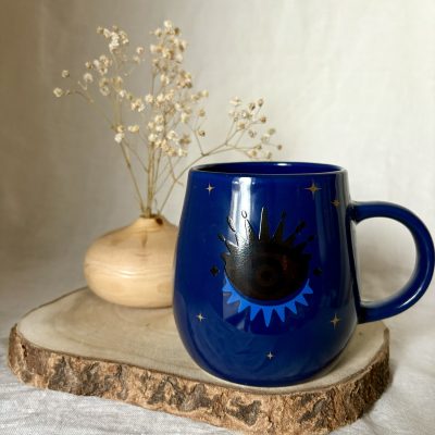 Taza ojo azul