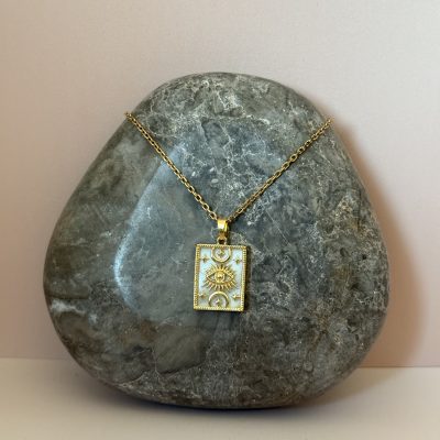 Collar con colgante de nácar y motivo de ojo turco