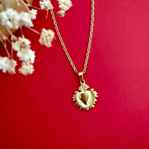Collar con colgante sagrado corazón
