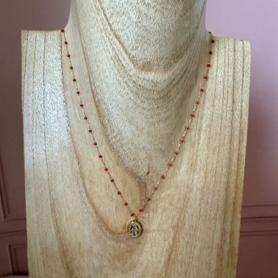 Collar Virgen María Rojo